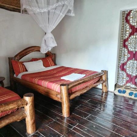 Ruhija Community Rest Camp Bed & Breakfast Kabale ภายนอก รูปภาพ