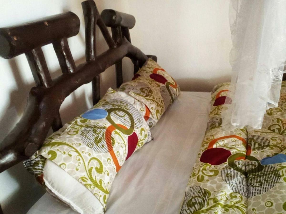 Ruhija Community Rest Camp Bed & Breakfast Kabale ภายนอก รูปภาพ