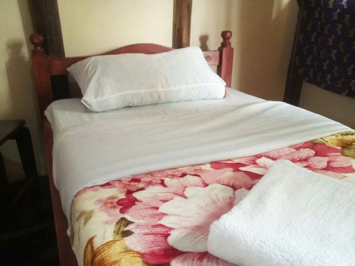 Ruhija Community Rest Camp Bed & Breakfast Kabale ภายนอก รูปภาพ